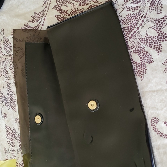 BCBGMaxAzria Black Plastic Envelope Evening Purse with a Single Magnetic Snap - Picture 9 of 12